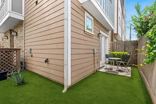 734 Yale St, Houston, TX 77007 - Photo 3