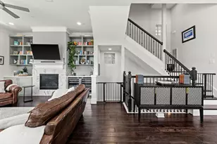 734 Yale St, Houston, TX 77007 - Photo 11