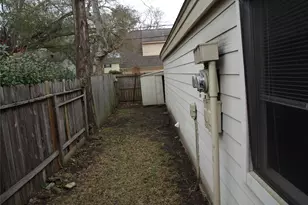10806 Lynbrook Dr, Houston, TX 77042 - Photo 19