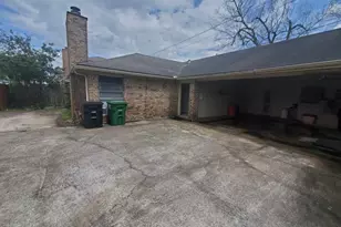 10806 Lynbrook Dr, Houston, TX 77042 - Photo 1