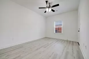 4002 Elmwood St, Houston, TX 77051 - Photo 9
