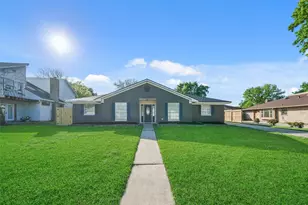 5107 Whittier Oaks Dr, Friendswood, TX 77546 - Photo 3