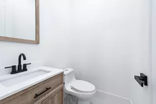 319 N Nagle St, Houston, TX 77003 - Photo 13