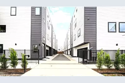 319 N Nagle Street, Houston, TX 77003 - Photo 1