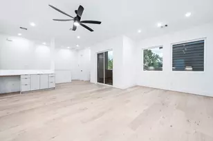 319 N Nagle St, Houston, TX 77003 - Photo 17