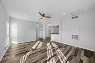 9009 Richmond Ave, Houston, TX 77063 - Photo 11