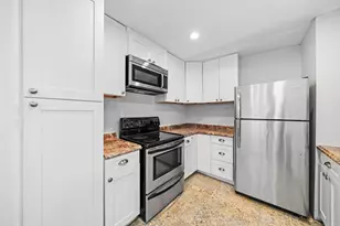 9009 Richmond Ave, Houston, TX 77063 - Photo 7