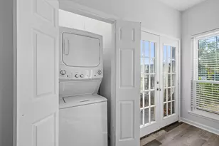 9009 Richmond Ave, Houston, TX 77063 - Photo 15