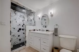 7502 Olympia Dr, Houston, TX 77063 - Photo 13