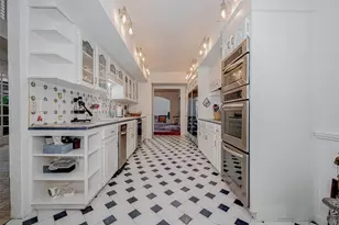7502 Olympia Dr, Houston, TX 77063 - Photo 9