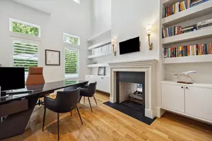 22 E Shady Ln, Houston, TX 77063 - Photo 21