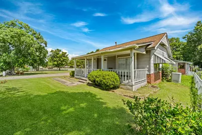 401 Lee Avenue, Anahuac, TX 77514 - Photo 3