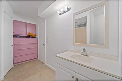 401 Lee Avenue, Anahuac, TX 77514 - Photo 29