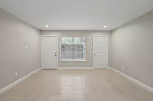 1223 Augusta Dr, Houston, TX 77057 - Photo 9