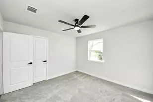 10806 Olympia Dr, Houston, TX 77042 - Photo 31