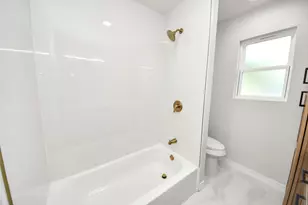 10806 Olympia Dr, Houston, TX 77042 - Photo 29