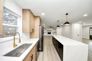 10806 Olympia Dr, Houston, TX 77042 - Photo 15