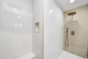 10806 Olympia Dr, Houston, TX 77042 - Photo 41