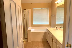 9119 Melody Park Ln, Houston, TX 77044 - Photo 15