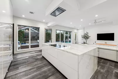 2114 Wroxton Road, Houston, TX 77005 - Photo 15