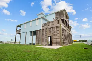 810 4th St, Port Bolivar, TX 77650 - Photo 43