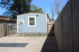 4214 A Fuqua St, Bacliff, TX 77518 - Photo 9