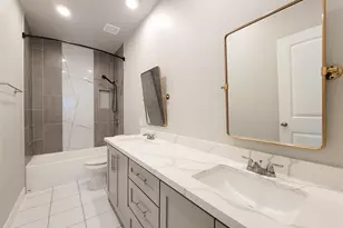 216 W Live Oak St, Angleton, TX 77515 - Photo 27