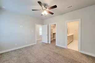 216 W Live Oak St, Angleton, TX 77515 - Photo 17