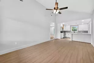 5326 Dewberry St, Houston, TX 77021 - Photo 5