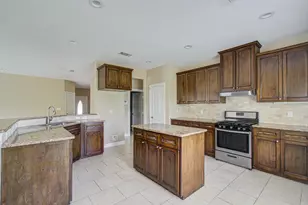 406 Elm Lake Dr, Houston, TX 77336 - Photo 11