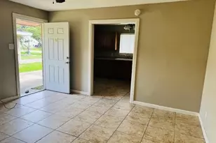 2112 Houston St, Orange, TX 77630 - Photo 5