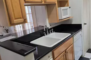 7575 Cambridge St, Houston, TX 77054 - Photo 7