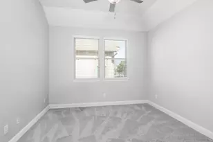 1130 Shepherd Oaks Dr, Houston, TX 77018 - Photo 15