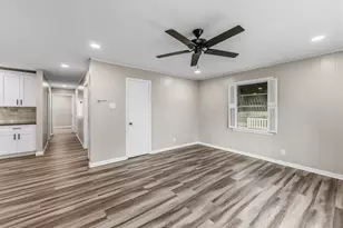 1409 20th St, Huntsville, TX 77340 - Photo 7