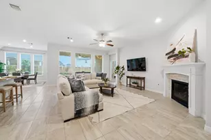 14051 Dunsmore Lndg Dr, Houston, TX 77059 - Photo 5