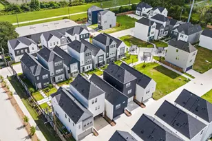 8303 Springwood Crk Ln, Houston, TX 77055 - Photo 35