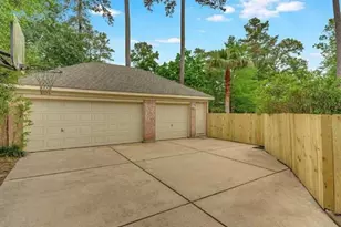 2 Twin Feather Pl, The Woodlands, TX 77381 - Photo 3