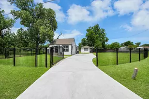 7003 Darien St, Houston, TX 77028 - Photo 5