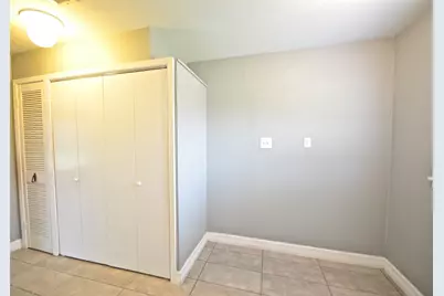 5237 Maple Street, Bellaire, TX 77401 - Photo 5