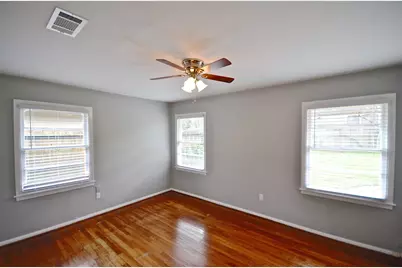 5237 Maple Street, Bellaire, TX 77401 - Photo 11