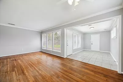 5237 Maple Street, Bellaire, TX 77401 - Photo 9