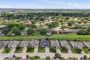 4310 Bearberry Ave, Baytown, TX 77521 - Photo 41
