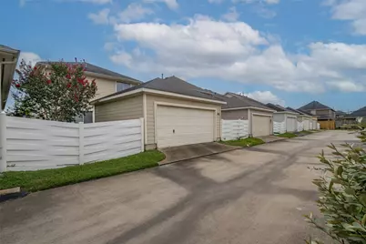 1665 Nichole Woods Drive, Houston, TX 77047 - Photo 35