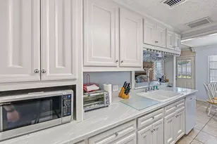 13823 Overbrook Ln, Houston, TX 77077 - Photo 11