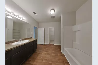 17142 Common Point Drive, Houston, TX 77090 - Photo 9