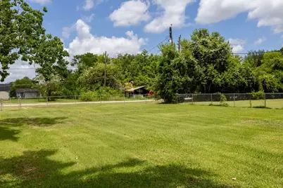 402 8th Street, Van Vleck, TX 77482 - Photo 5