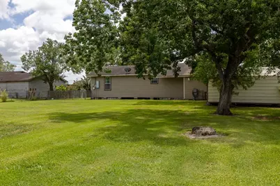 402 8th Street, Van Vleck, TX 77482 - Photo 3