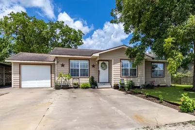 402 8th Street, Van Vleck, TX 77482 - Photo 1