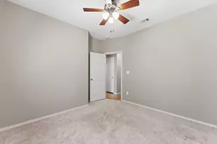 2095 Lost Timbers Dr, Conroe, TX 77304 - Photo 11