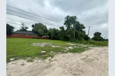 3518 E Lockwood Drive, Houston, TX 77026 - Photo 7